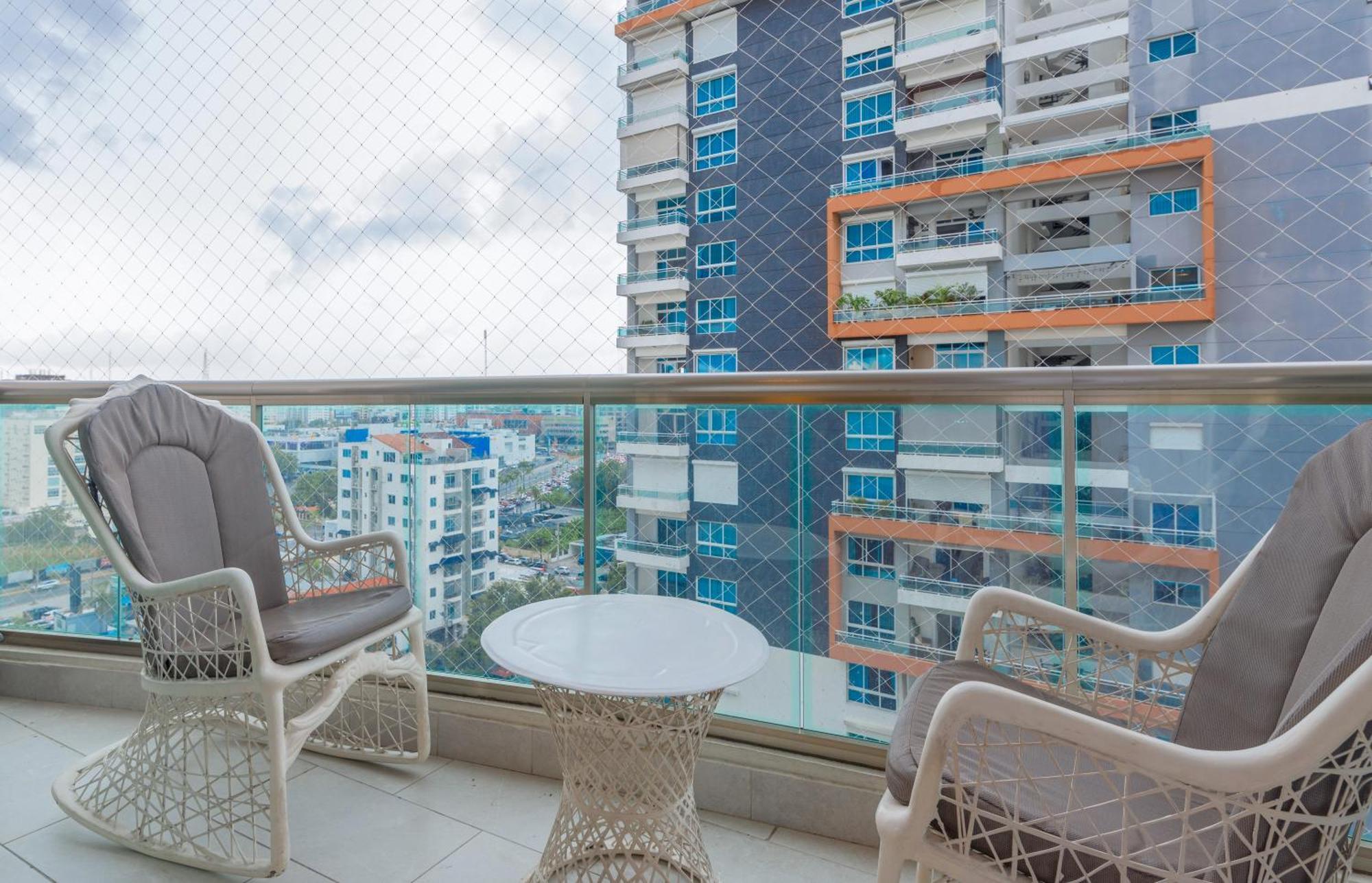 Escape Apartments, Balcony, Pool, Gym & Spa In La Julia Santo Domingo Exterior photo